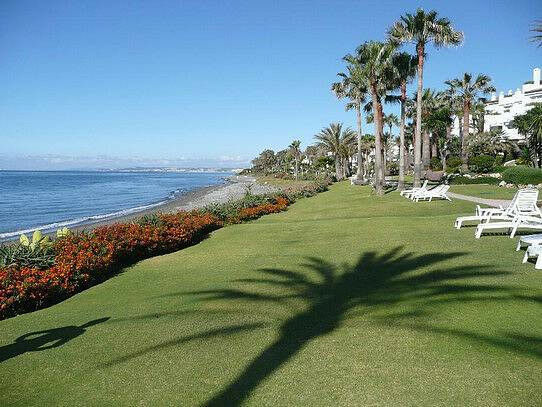 Middle Floor Apartment Estepona Málaga - image 12
