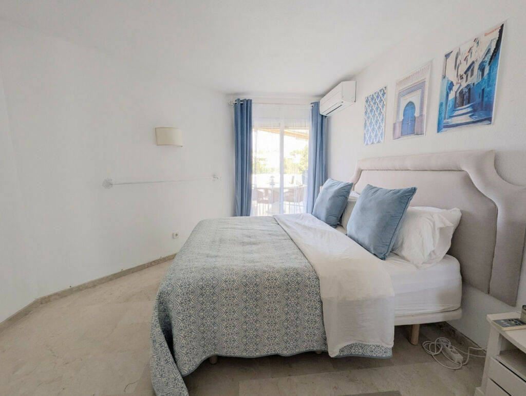 Penthouse Calahonda Málaga - image 18