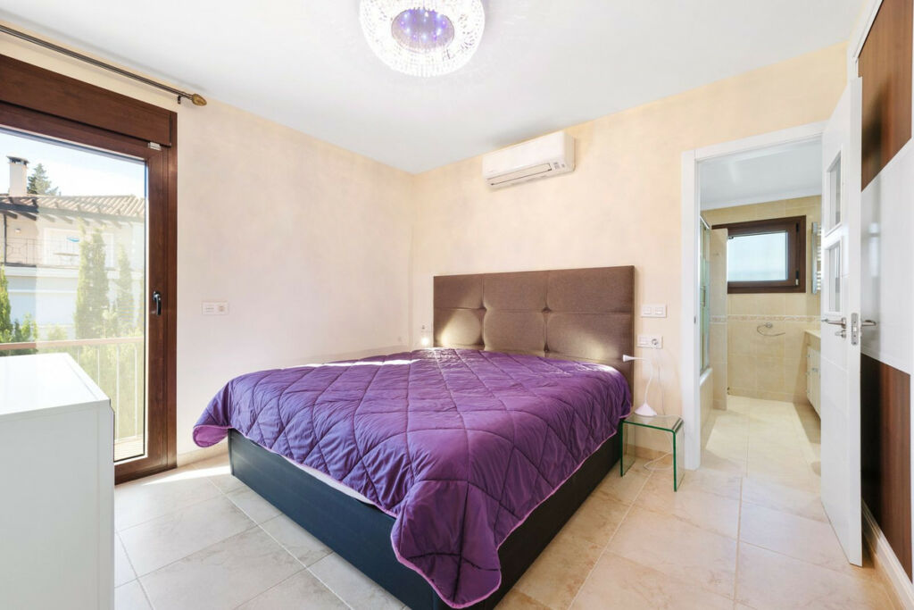 Detached Villa Atalaya Málaga - image 12