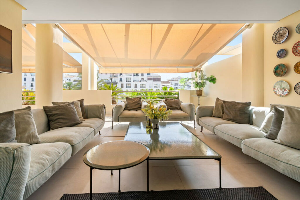 Middle Floor Apartment Puerto Banús Málaga - image 12