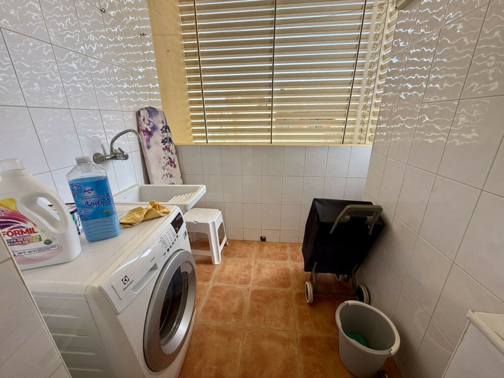 Middle Floor Apartment La Cala Málaga - image 12