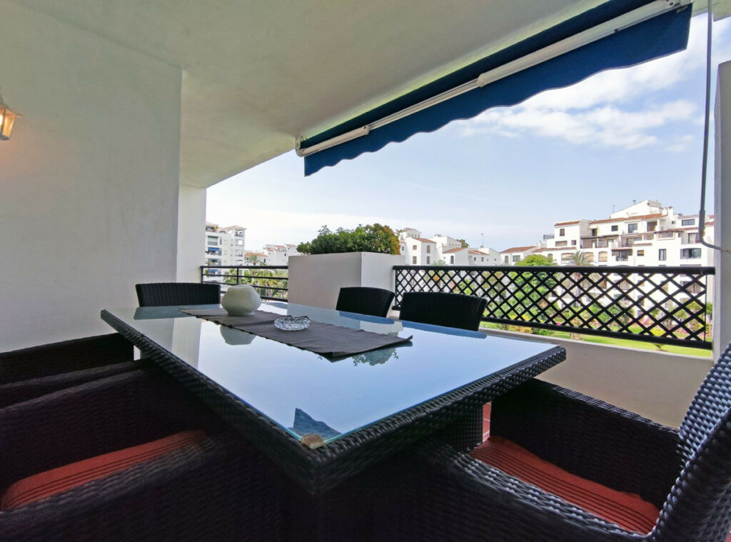 Middle Floor Apartment Puerto Banús Málaga - image 12