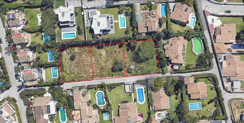 Residential Plot Atalaya Málaga - image 12