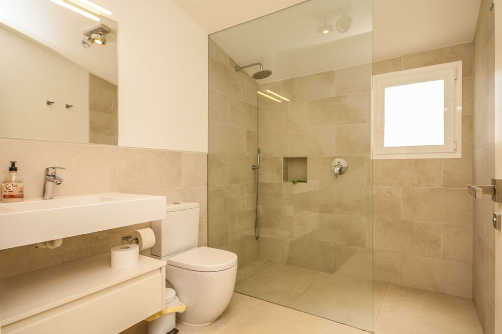Detached Villa Elviria Málaga - image 12