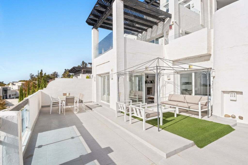 Middle Floor Apartment Benahavís Málaga - image 12