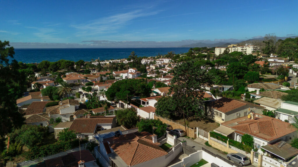 Detached Villa Costabella Málaga - image 12