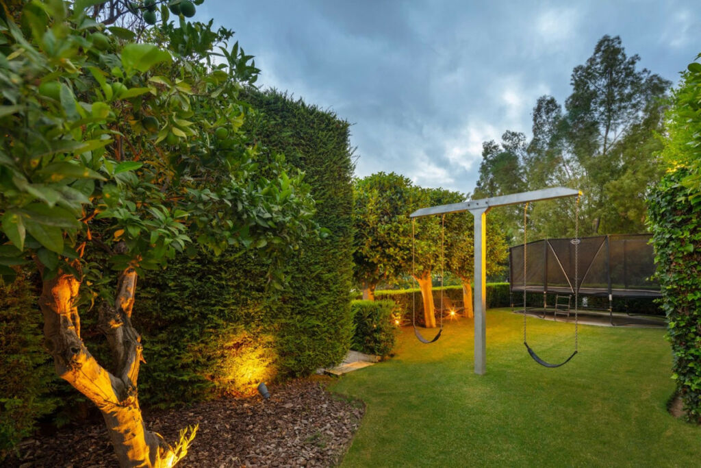 Detached Villa Nagüeles Málaga - image 12
