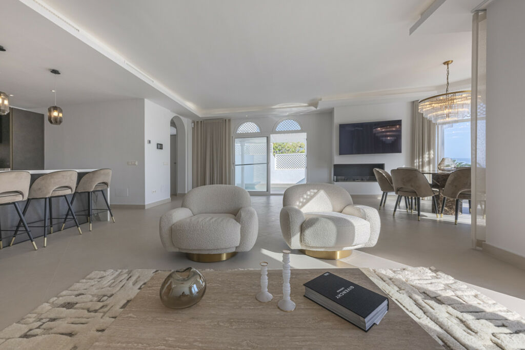 Middle Floor Apartment The Golden Mile Málaga - image 12