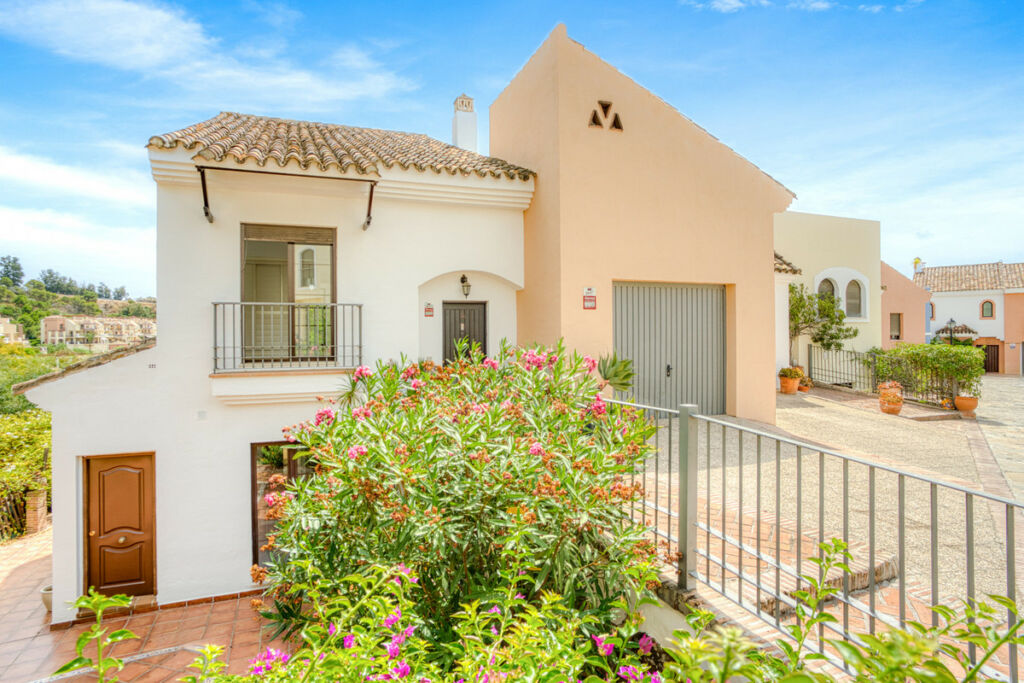 Townhouse Los Arqueros Málaga - image 12