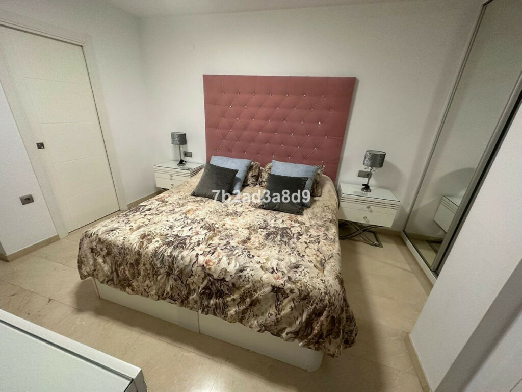 Middle Floor Apartment Nueva Andalucía Málaga - image 12
