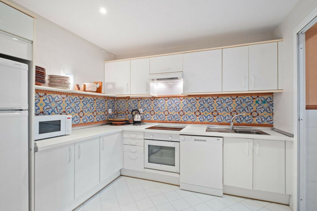 Ground Floor Apartment New Golden Mile Málaga - image 12