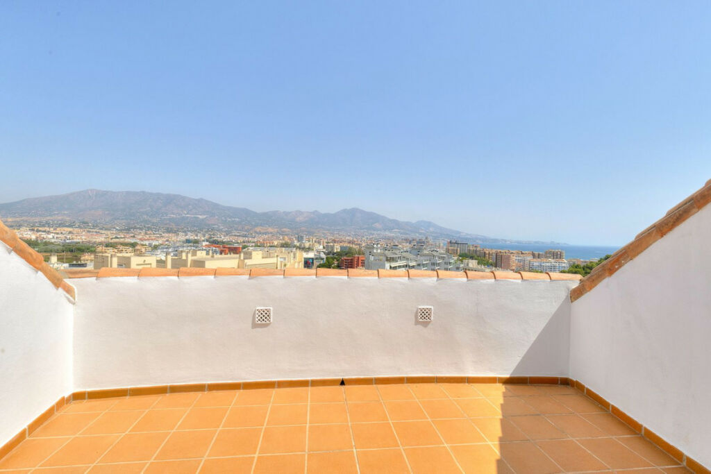 Penthouse Fuengirola Málaga - image 12