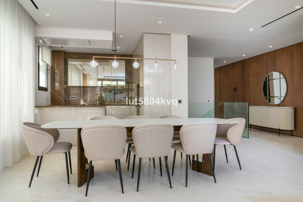 Ground Floor Apartment The Golden Mile Málaga - image 12