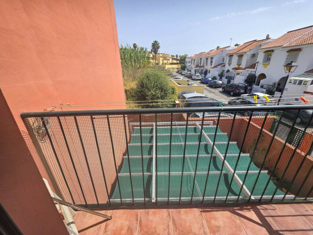 Middle Floor Apartment Casares Playa Málaga - image 12