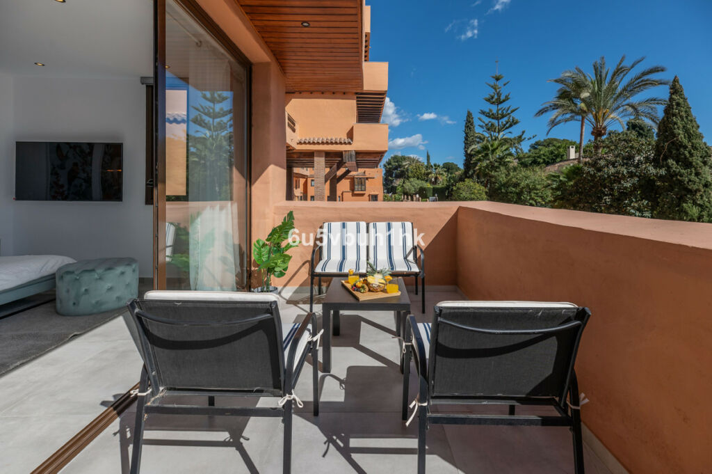 Middle Floor Apartment Estepona Málaga - image 12