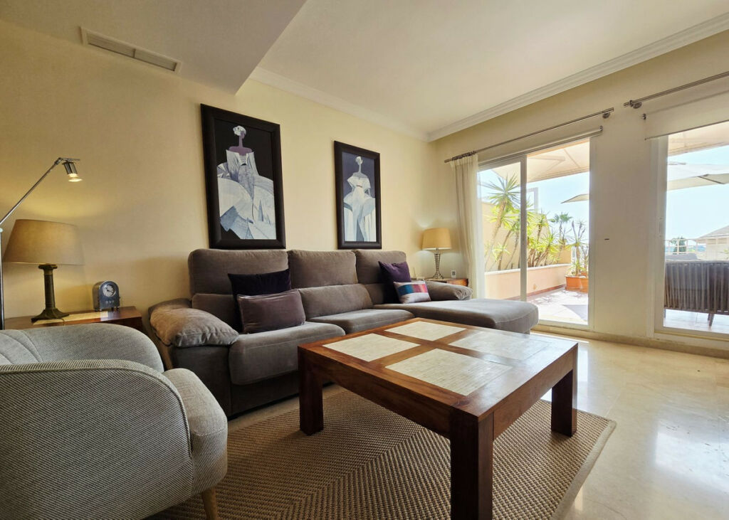 Penthouse Elviria Málaga - image 12