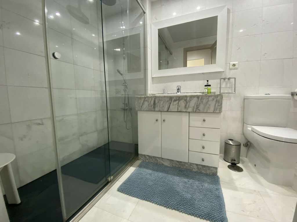 Middle Floor Apartment Puerto Banús Málaga - image 12