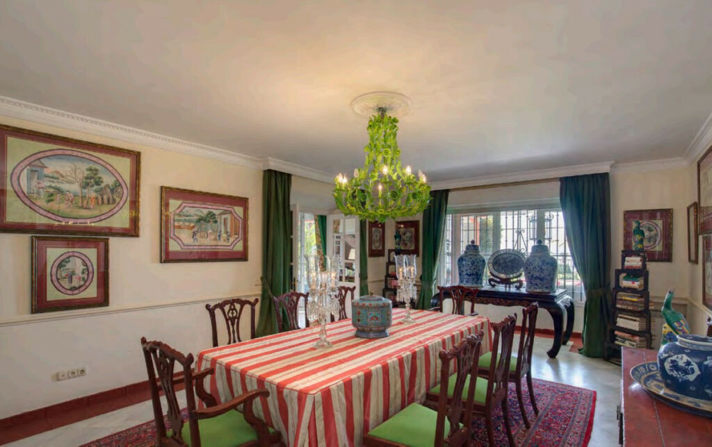 Detached Villa New Golden Mile Málaga - image 12