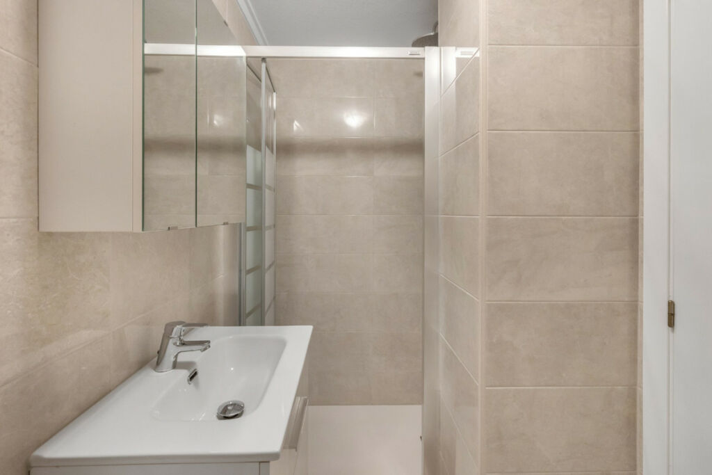 Middle Floor Apartment Torrevieja Alicante - image 12