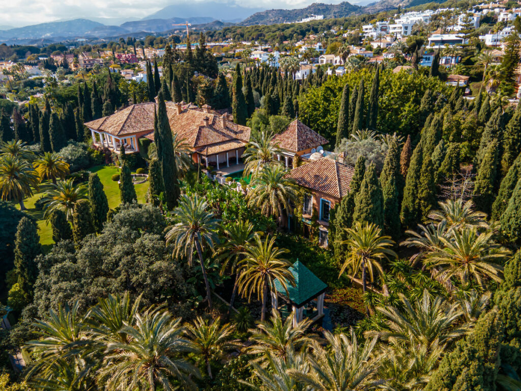 Detached Villa The Golden Mile Málaga - image 12