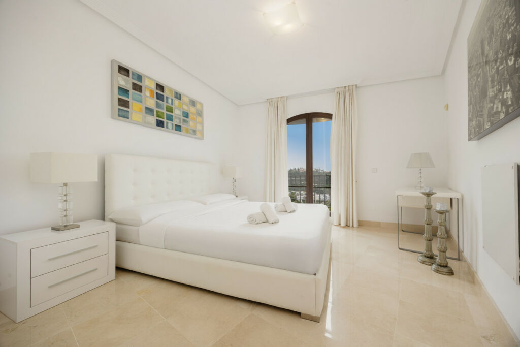 Middle Floor Apartment Los Arqueros Málaga - image 12