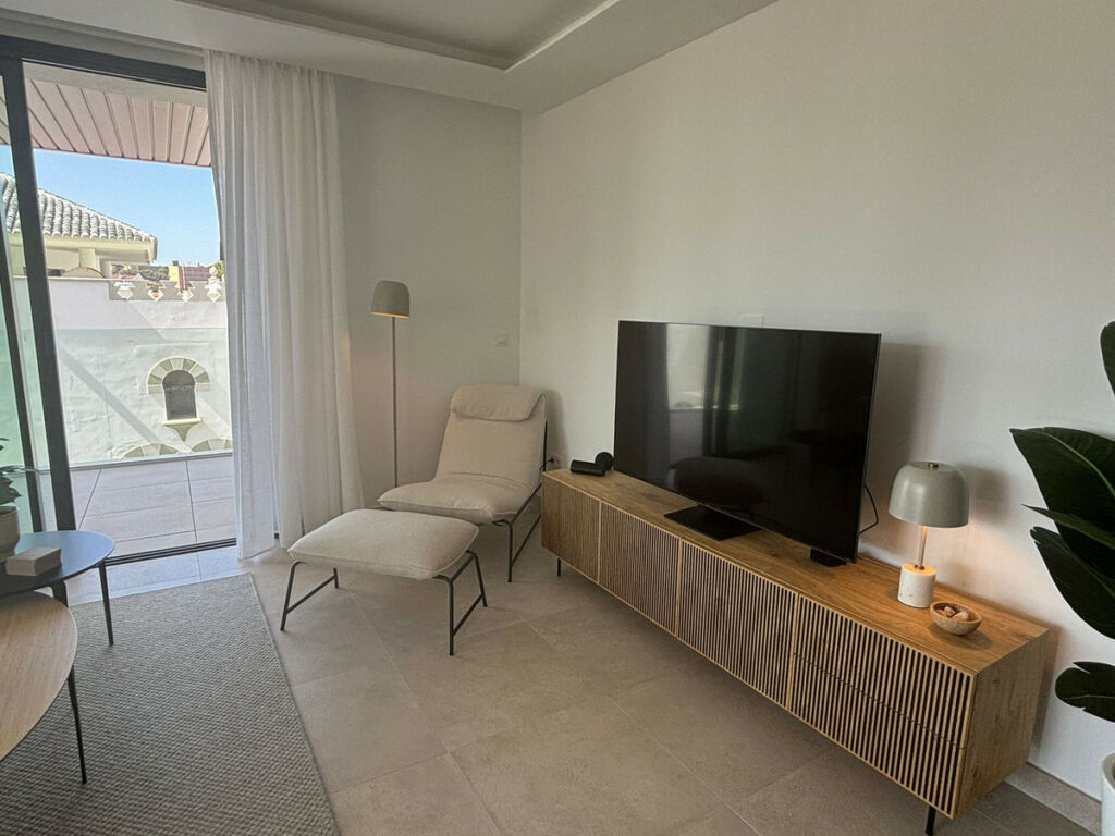 Middle Floor Apartment Fuengirola Málaga - image 11