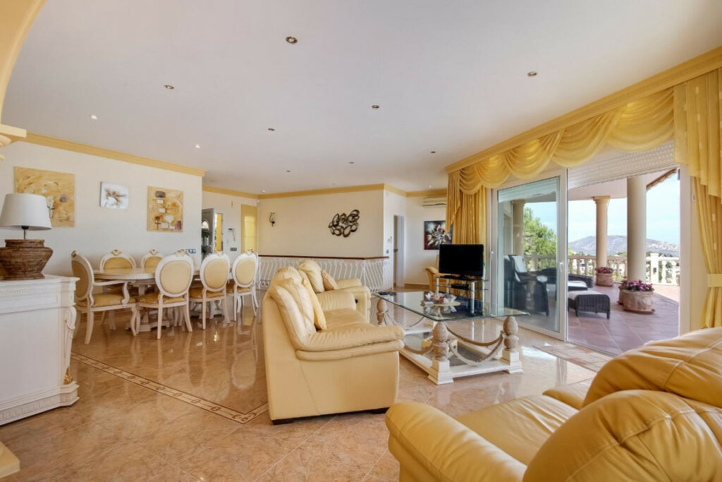 Detached Villa Moraira Alicante - image 13