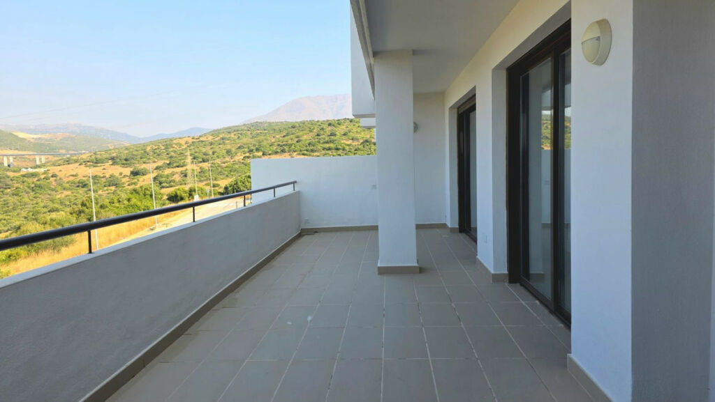 Middle Floor Apartment Estepona Málaga - image 13