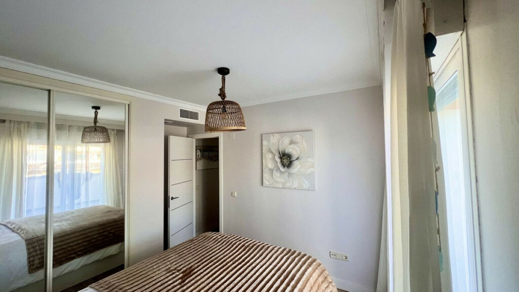 Penthouse Nueva Andalucía Málaga - image 13