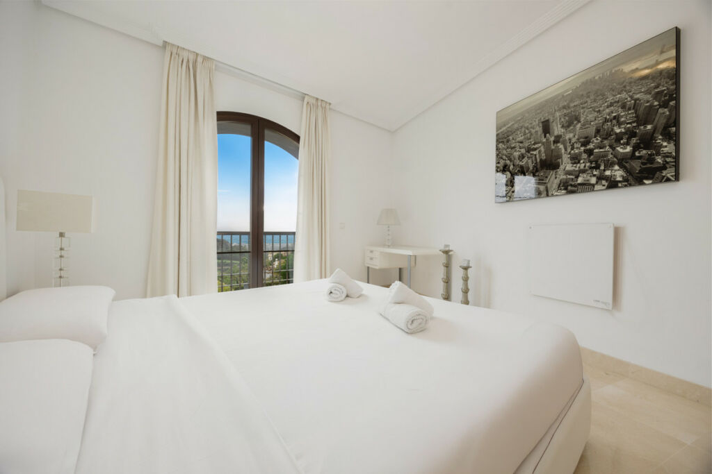 Middle Floor Apartment Los Arqueros Málaga - image 13