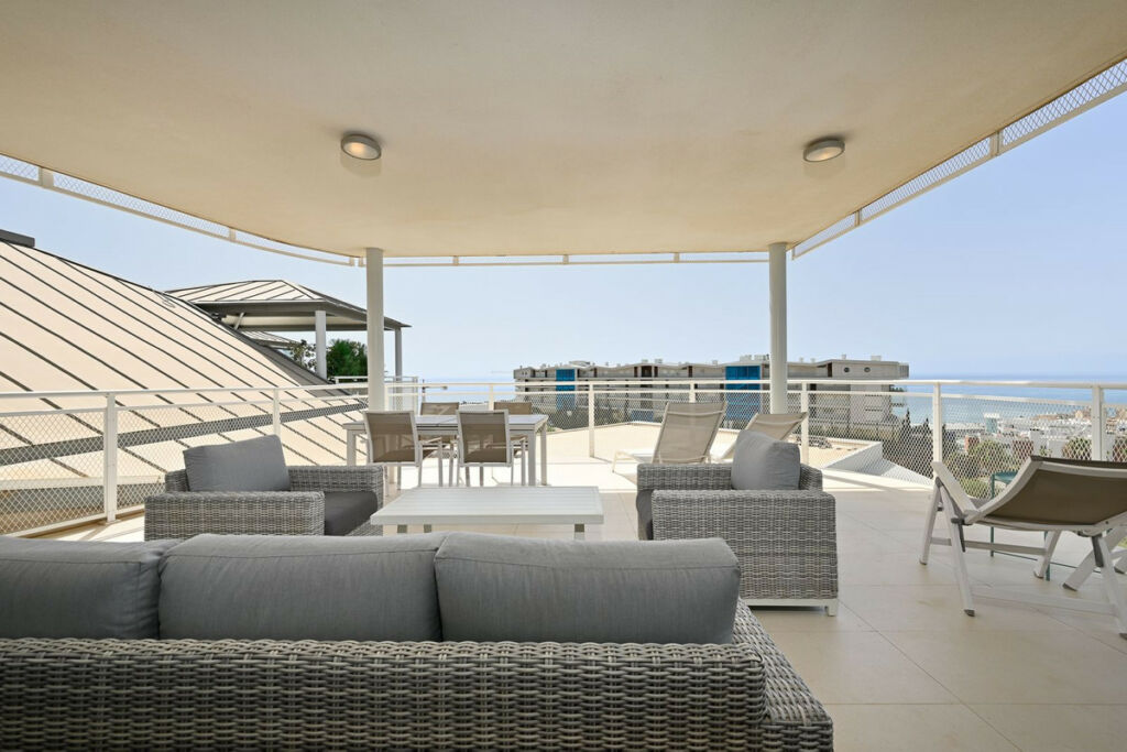 Middle Floor Apartment Fuengirola Málaga - image 13