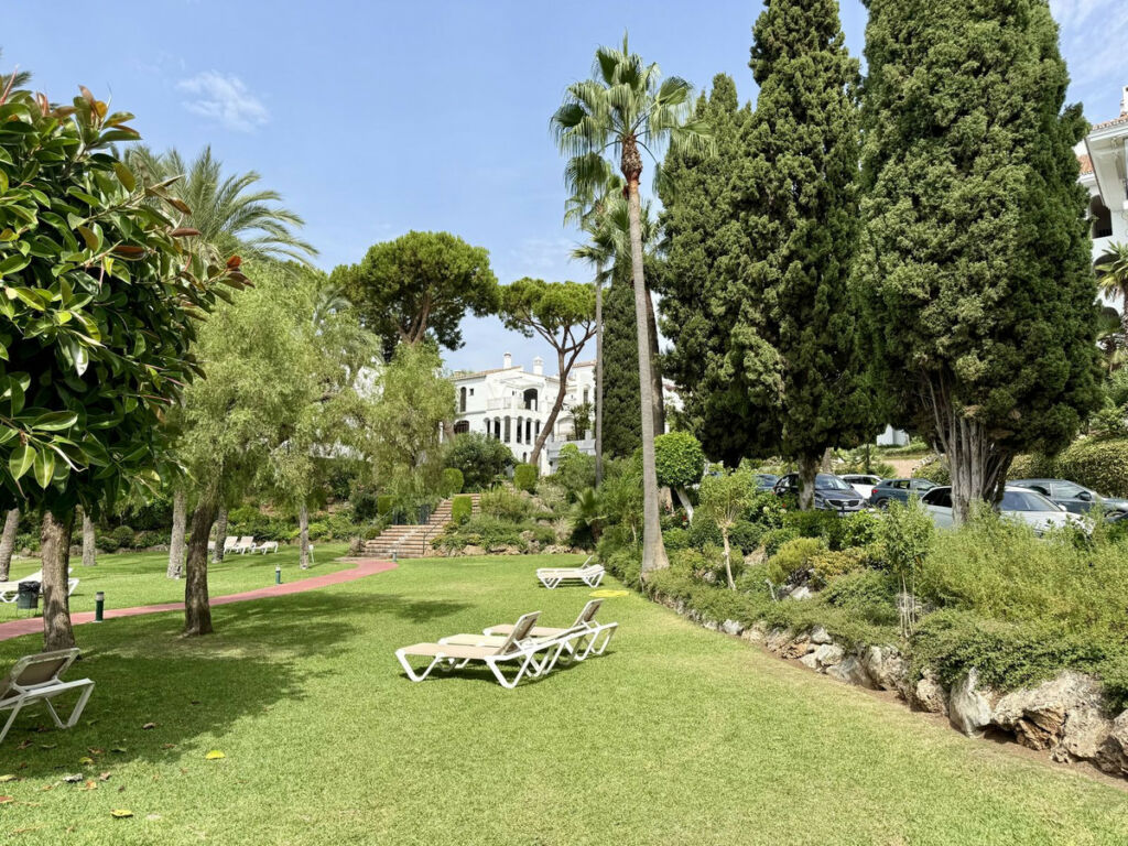 Ground Floor Apartment The Golden Mile Málaga - image 13