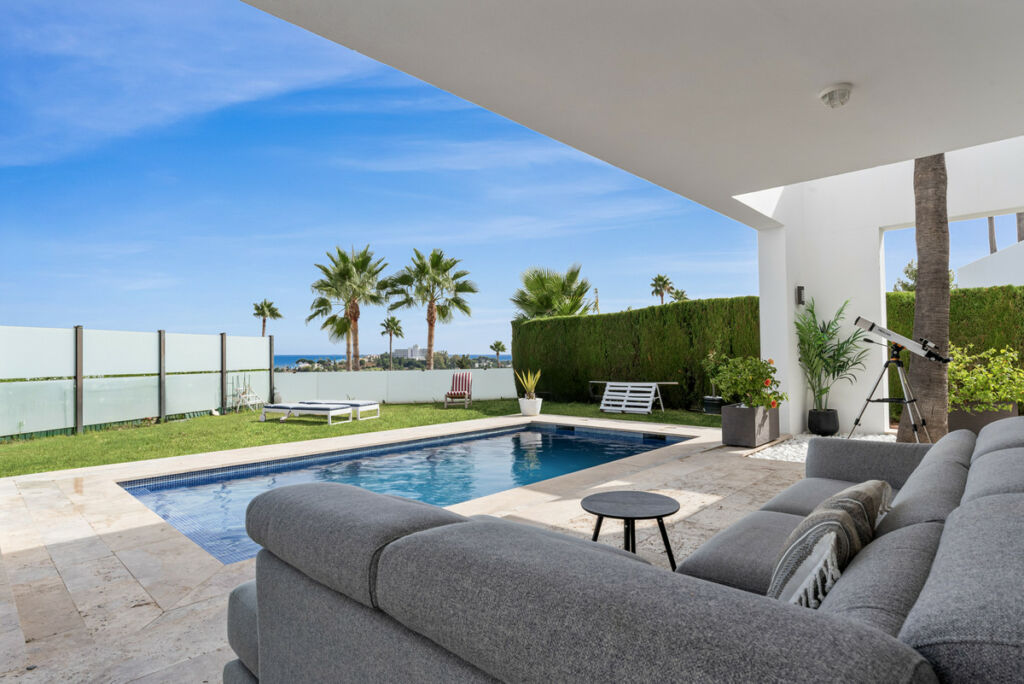 Detached Villa Benahavís Málaga - image 13