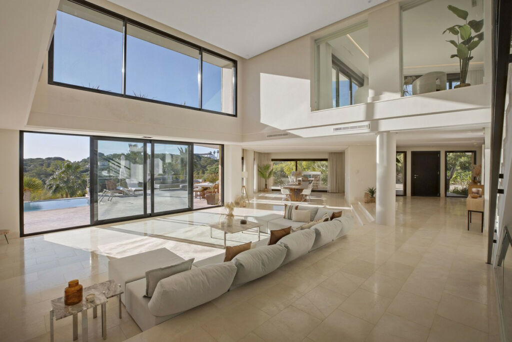 Detached Villa Sotogrande Cádiz - image 13