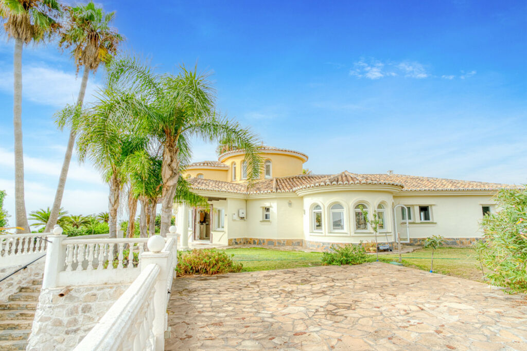 Detached Villa El Chaparral Málaga - image 18