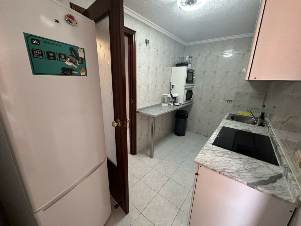 Middle Floor Apartment Torrevieja Alicante - image 13