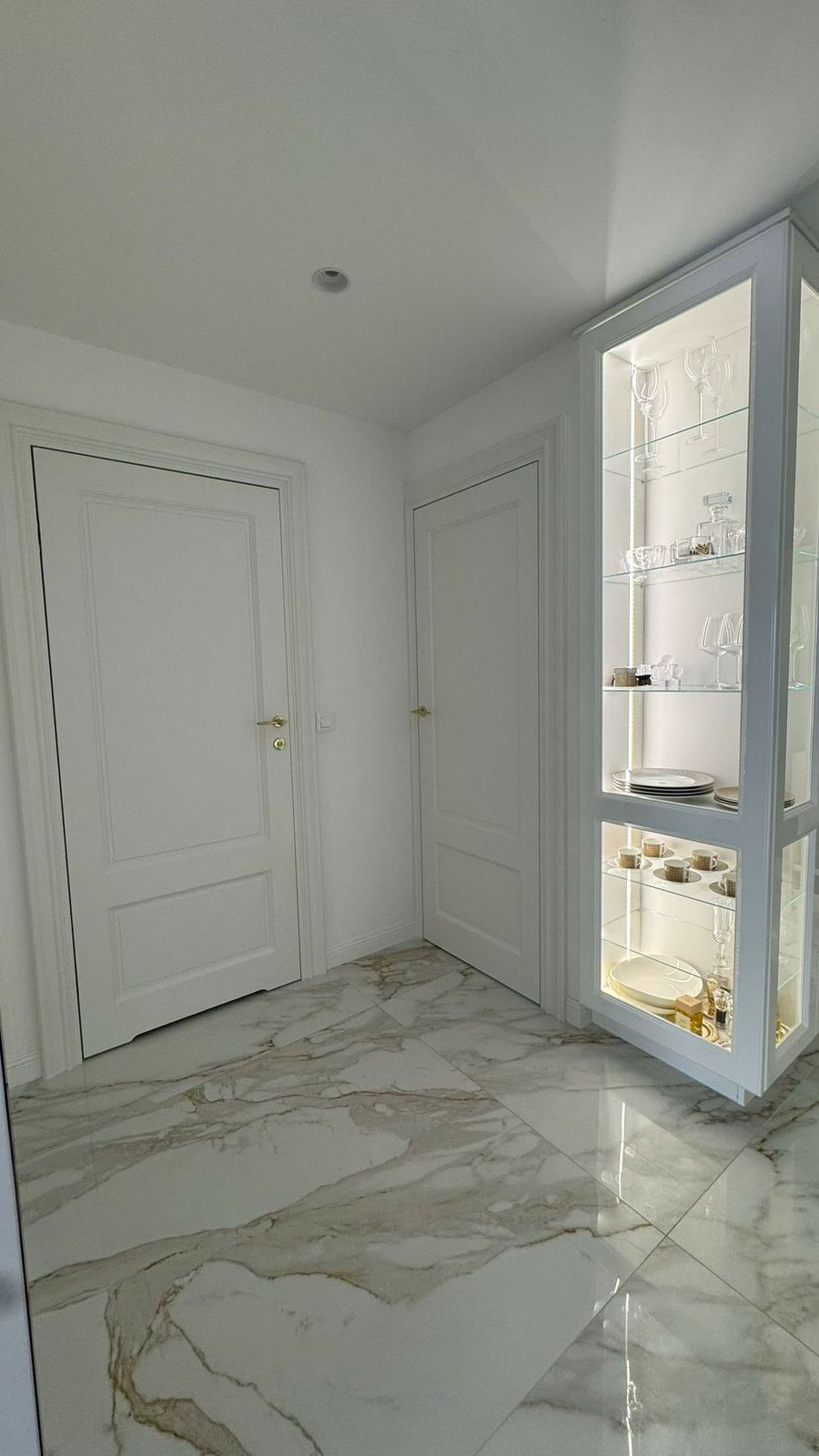 Middle Floor Apartment The Golden Mile Málaga - image 13