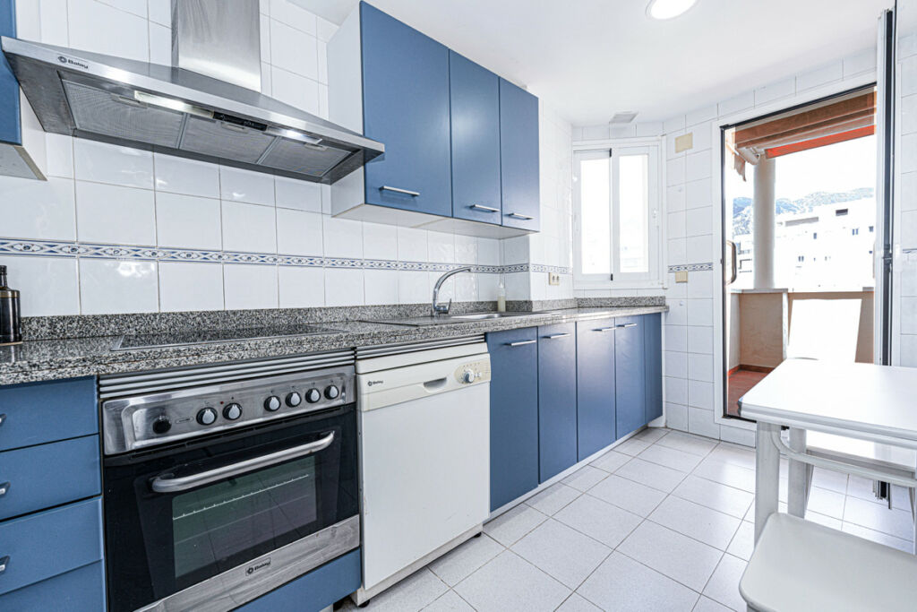Middle Floor Apartment Marbella Málaga - image 13
