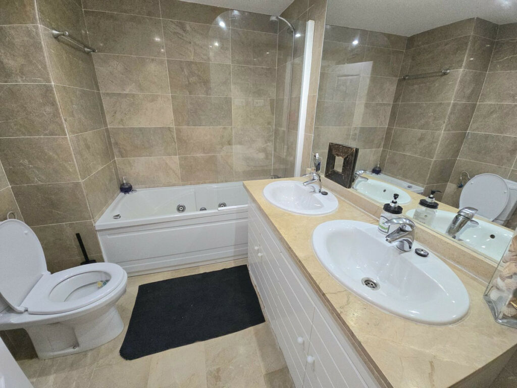 Top Floor Apartment Torrequebrada Málaga - image 13