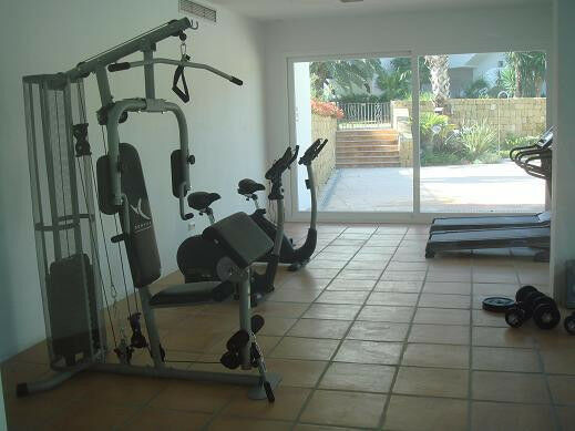 Middle Floor Apartment Estepona Málaga - image 13