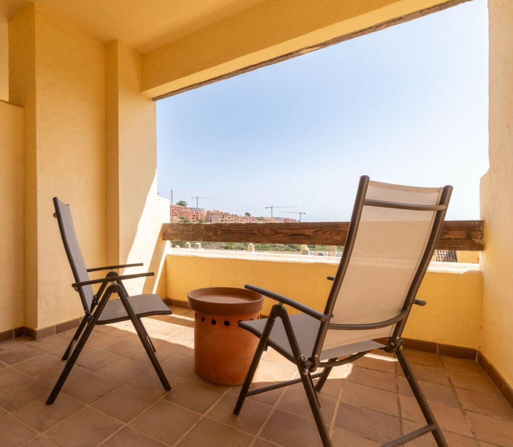 Middle Floor Apartment La Duquesa Málaga - image 13