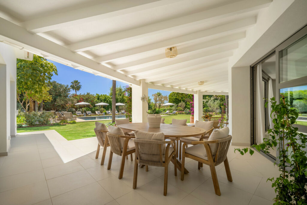 Detached Villa Nueva Andalucía Málaga - image 13