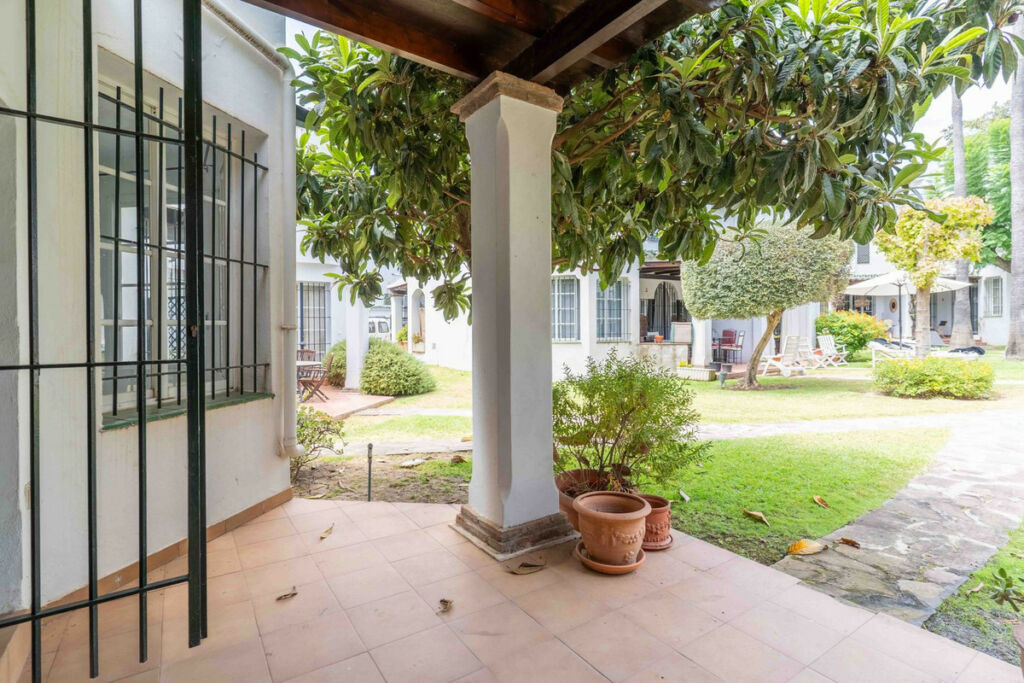 Townhouse Nueva Andalucía Málaga - image 13