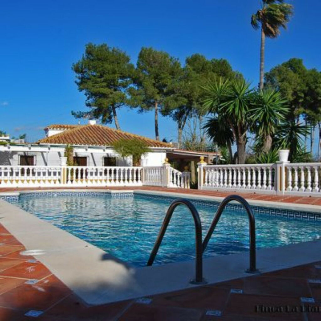 Detached Villa Alhaurín de la Torre Málaga - image 13