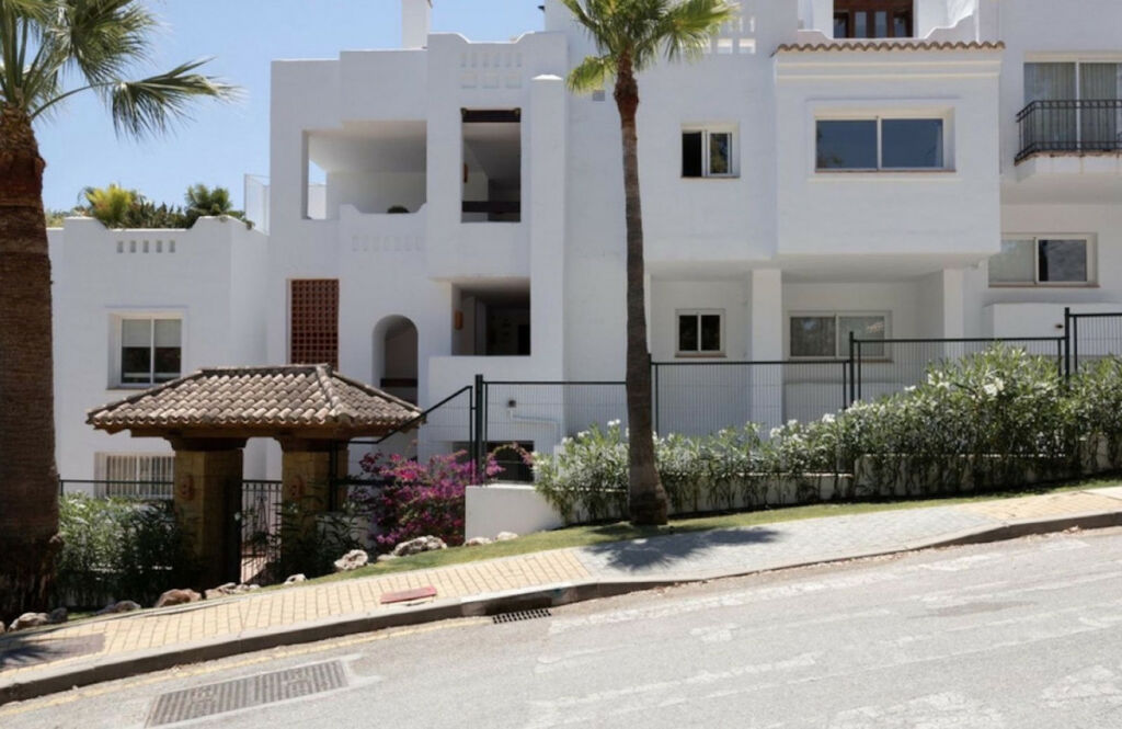 Ground Floor Apartment Nueva Andalucía Málaga - image 13