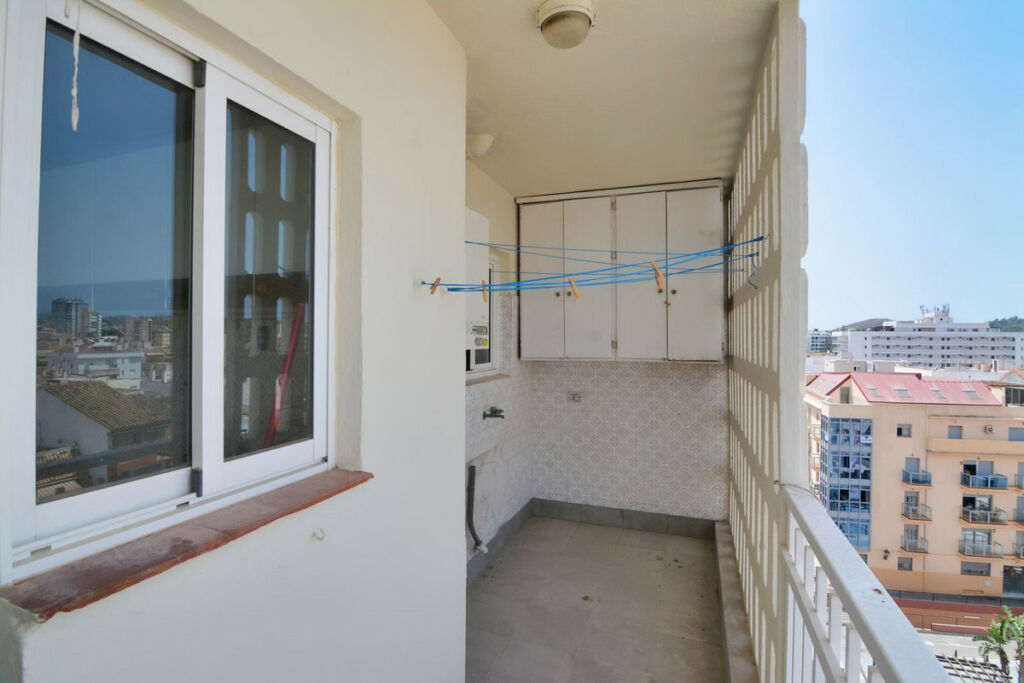 Middle Floor Apartment Fuengirola Málaga - image 13