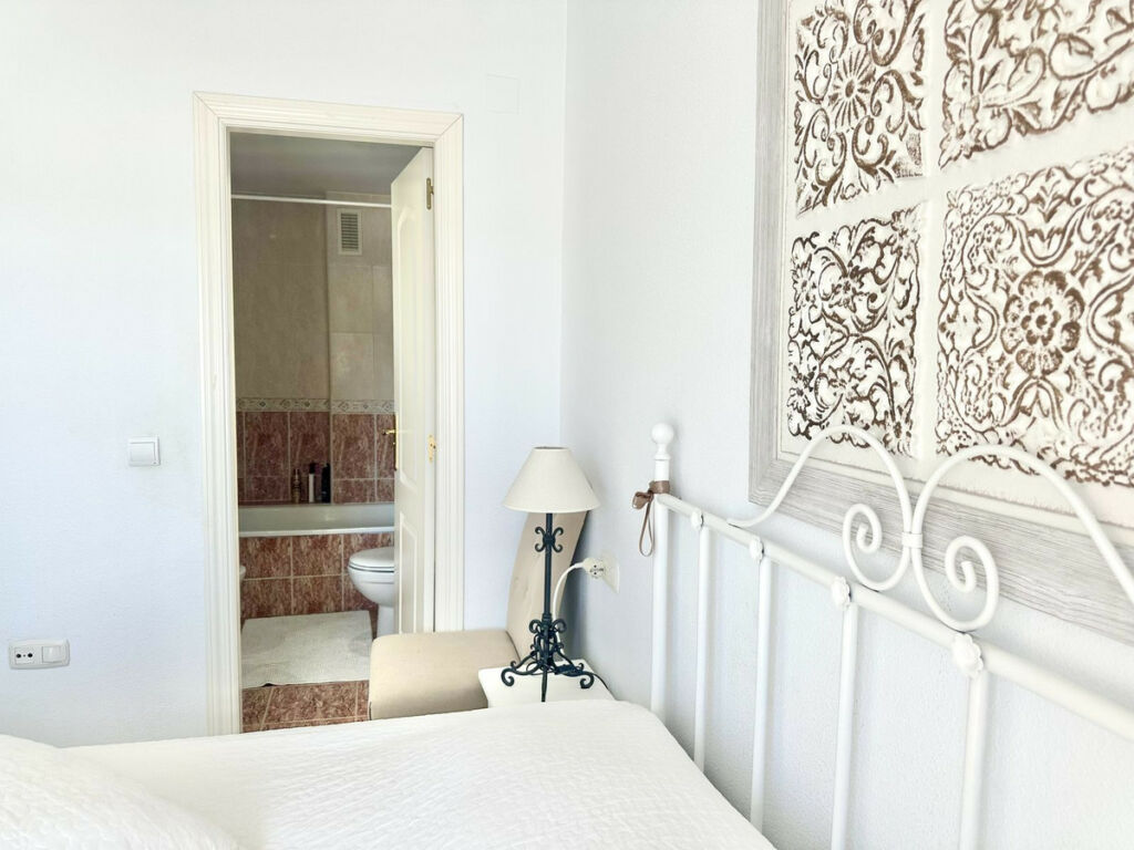 Middle Floor Apartment Los Boliches Málaga - image 13