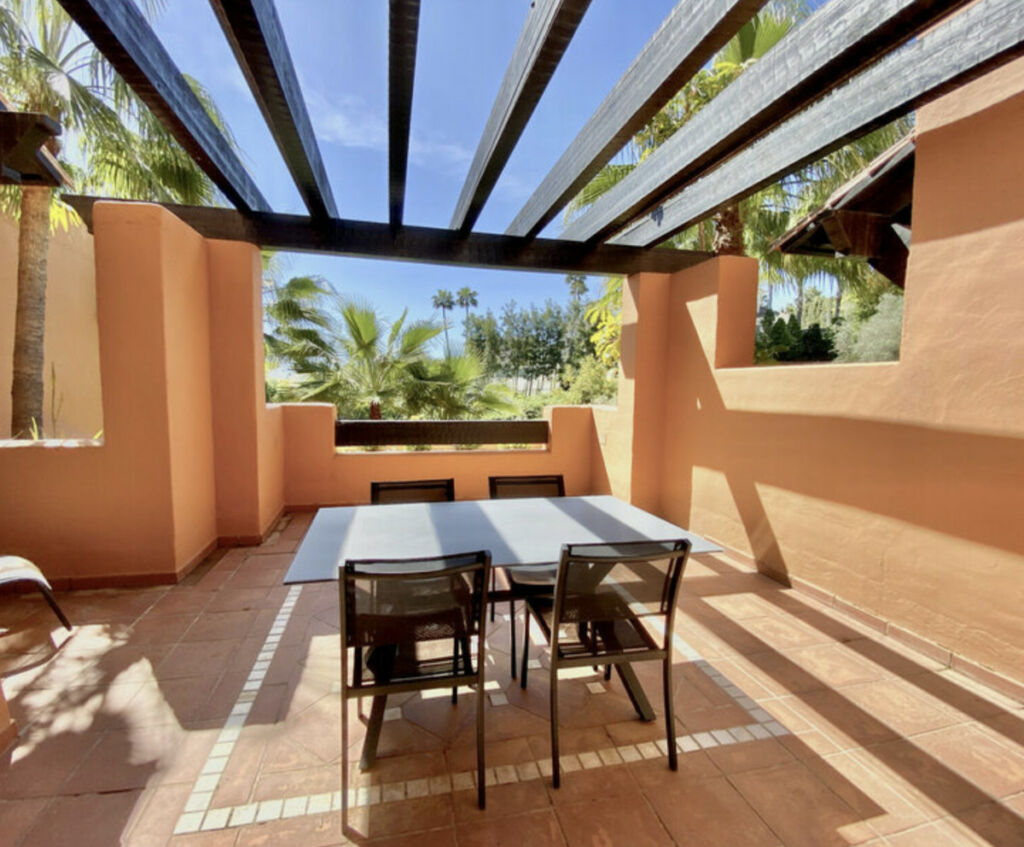 Middle Floor Apartment Nueva Andalucía Málaga - image 13