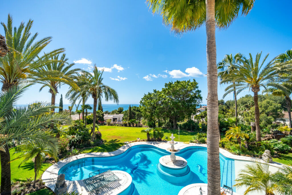 Detached Villa The Golden Mile Málaga - image 13