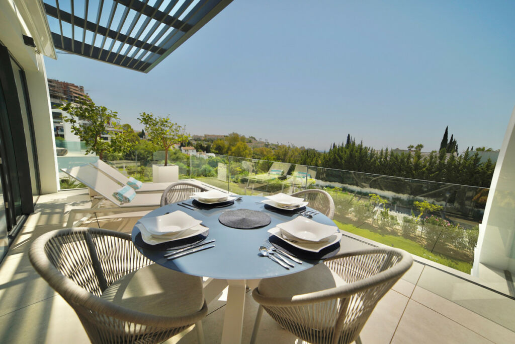 Middle Floor Apartment La Quinta Málaga - image 13